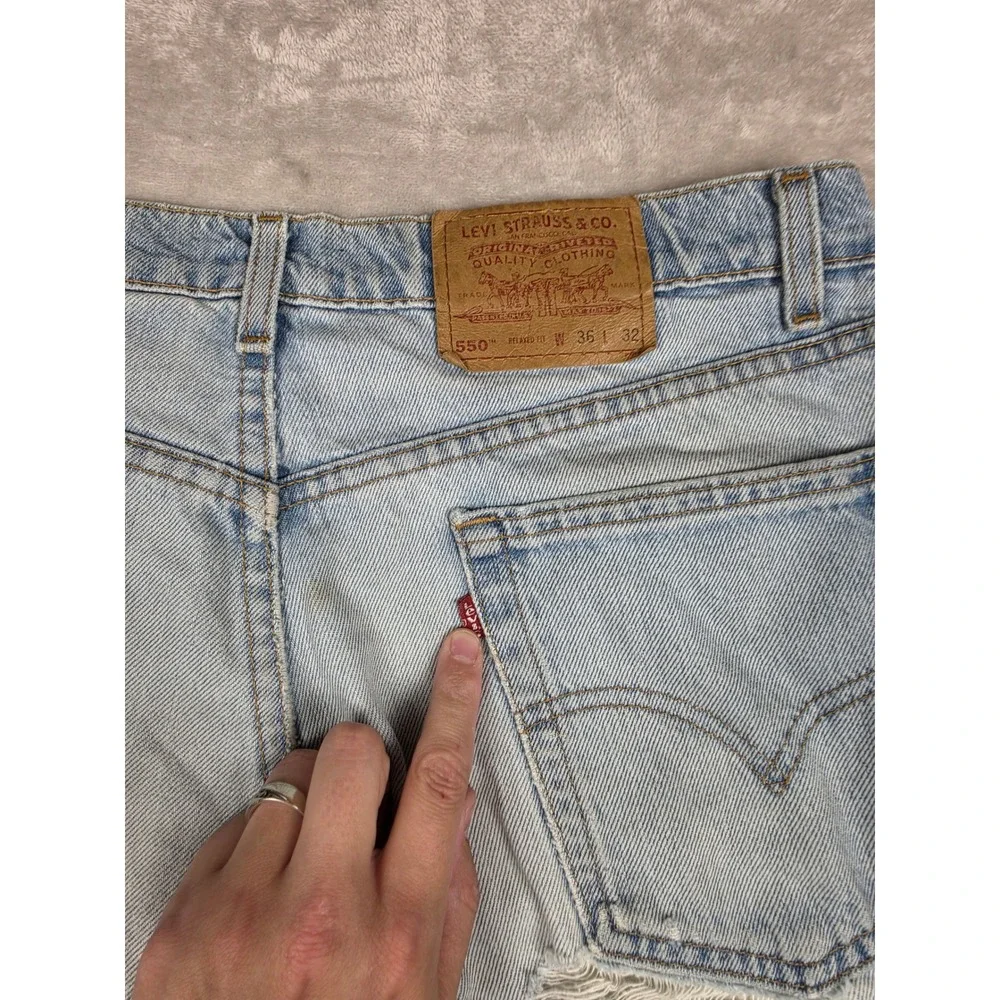 Vintage Levi's 550 Relaxed Jeans Mens 36x32 Fit 34x32 Distressed Made in USA 90s